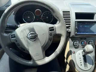 Nissan Sentra 2007 2.0 4dr Sedan (2L I4 6M)