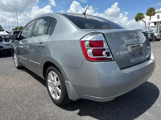 Nissan Sentra 2007 2.0 4dr Sedan (2L I4 6M)
