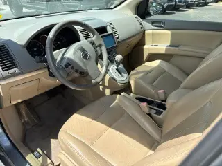 Nissan Sentra 2007 2.0 4dr Sedan (2L I4 6M)