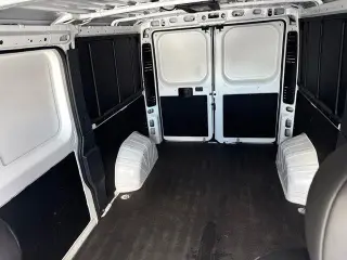 Ram ProMaster 2025 Tradesman 2500 136 WB 3dr Low Roof Cargo Van w/ Passenger Seat