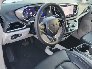 Chrysler Pacifica 2024 Touring L 4dr Mini-Van