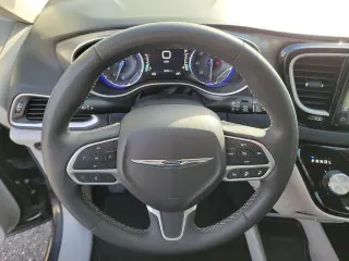 Chrysler Pacifica 2023 Touring L 4dr Mini-Van