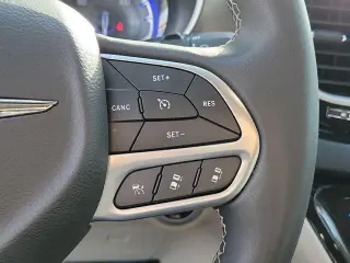 Chrysler Pacifica 2023 Touring L 4dr Mini-Van