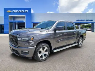 Ram 1500 2026 4x2 Express 4dr Crew Cab 5.6 ft. SB Pickup