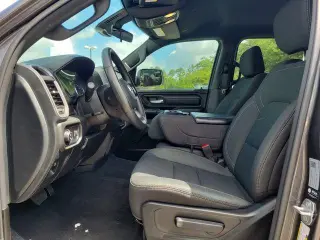 Ram 1500 2026 4x2 Express 4dr Crew Cab 5.6 ft. SB Pickup