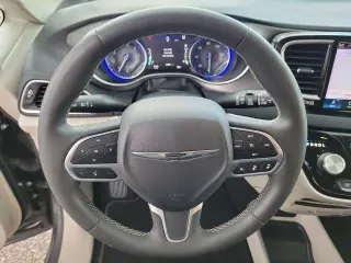 Chrysler Pacifica 2023 Touring L 4dr Mini-Van