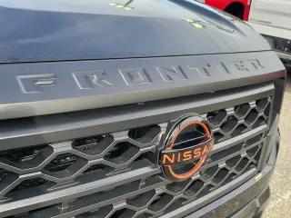 Nissan Frontier 2024 4x4 PRO-4X 4dr Crew Cab 5 ft. SB