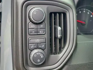 Chevrolet Silverado 1500 2025 4x4 Custom 4dr Crew Cab 5.8 ft. SB