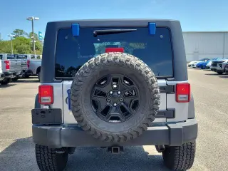 Jeep Wrangler 2017 4x4 Willys Wheeler 2dr SUV