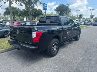 Nissan Titan 2021 4x4 SV 4dr Crew Cab 5.6 ft. SB