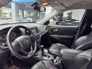 Jeep Cherokee 2019 4x4 Latitude Plus 4dr SUV