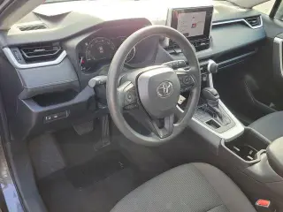 Toyota RAV4 2024 AWD LE 4dr SUV