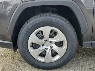 Toyota RAV4 2024 AWD LE 4dr SUV