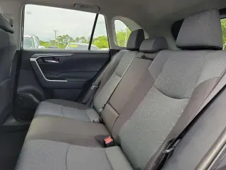 Toyota RAV4 2025 XLE 4dr SUV