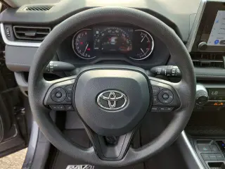 Toyota RAV4 2025 XLE 4dr SUV