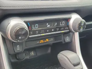 Toyota RAV4 2025 XLE 4dr SUV