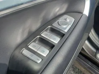 Genesis G70 2025 2.5T Standard 4dr Sedan