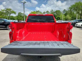 Chevrolet Silverado 1500 2023 4x4 Custom 4dr Crew Cab 5.8 ft. SB