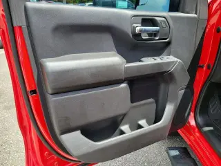 Chevrolet Silverado 1500 2023 4x4 Custom 4dr Crew Cab 5.8 ft. SB