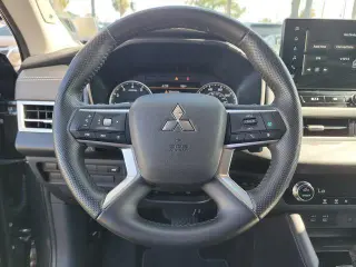 Mitsubishi Outlander 2025 SE 4dr SUV