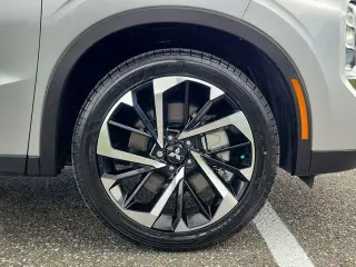 Mitsubishi Outlander 2024 SE 4dr SUV