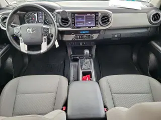 Toyota Tacoma 2022 4x2 SR5 V6 4dr Double Cab 5.0 ft SB