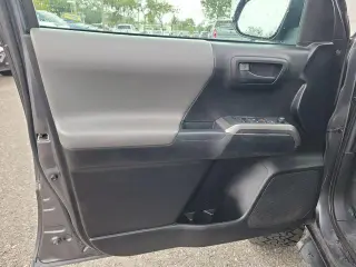 Toyota Tacoma 2022 4x2 SR5 V6 4dr Double Cab 5.0 ft SB