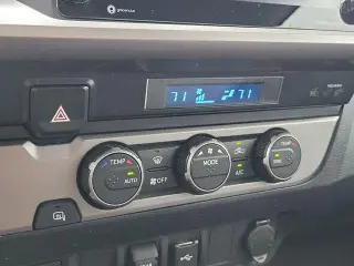 Toyota Tacoma 2022 4x2 SR5 V6 4dr Double Cab 5.0 ft SB