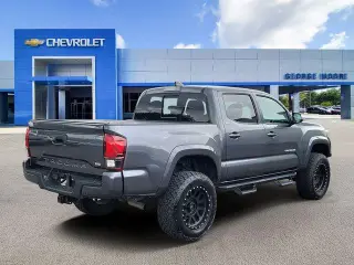 Toyota Tacoma 2022 4x2 SR5 V6 4dr Double Cab 5.0 ft SB