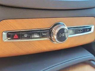 Volvo XC90 2024 AWD B5 Plus Bright Theme 4dr SUV