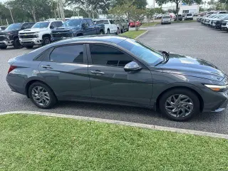 Hyundai ELANTRA Hybrid 2025 Blue 4dr Sedan
