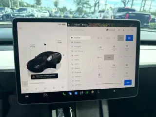 Tesla Model 3 2023 4dr Sedan