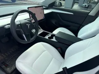 Tesla Model 3 2023 4dr Sedan