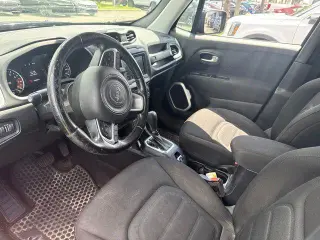 Jeep Renegade 2019 Latitude 4dr SUV