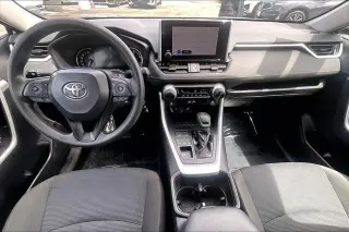 Toyota RAV4 2024 AWD LE 4dr SUV