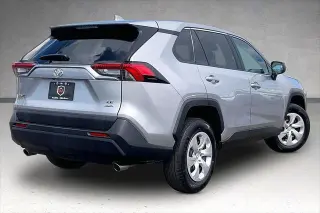 Toyota RAV4 2024 AWD LE 4dr SUV
