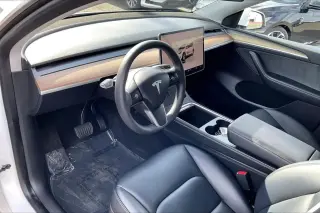 Tesla Model Y 2023 AWD Long Range 4dr Crossover