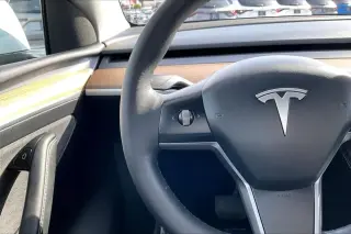 Tesla Model Y 2023 AWD Long Range 4dr Crossover