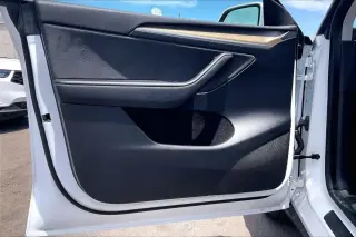Tesla Model Y 2023 AWD Long Range 4dr Crossover