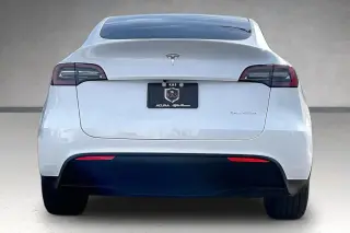 Tesla Model Y 2023 AWD Long Range 4dr Crossover