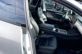Tesla Model Y 2023 AWD Long Range 4dr Crossover