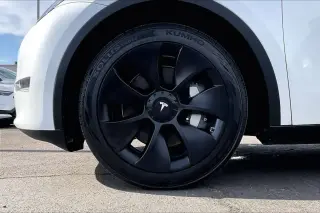 Tesla Model Y 2023 AWD Long Range 4dr Crossover