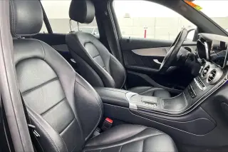Mercedes-Benz GLC 2022 GLC 300 4dr SUV