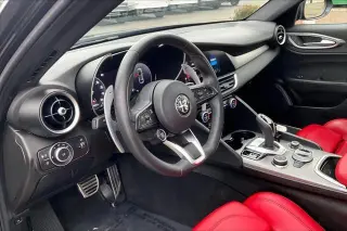 Alfa Romeo Giulia 2024 AWD Veloce 4dr Sedan