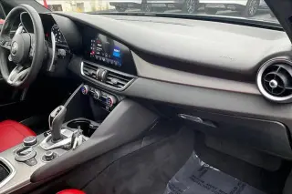 Alfa Romeo Giulia 2024 AWD Veloce 4dr Sedan