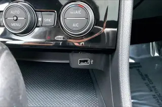 Volkswagen Jetta 2019 R-Line 4dr Sedan ULEV