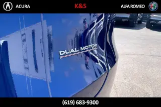 Tesla Model Y 2023 AWD Performance 4dr Crossover