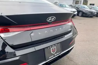 Hyundai ELANTRA 2025 Limited 4dr Sedan
