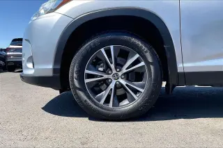 Toyota Highlander 2019 LE 4dr SUV (2.7L I4)