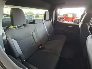 Chevrolet Silverado 1500 2025 4x4 Custom 4dr Crew Cab 5.8 ft. SB